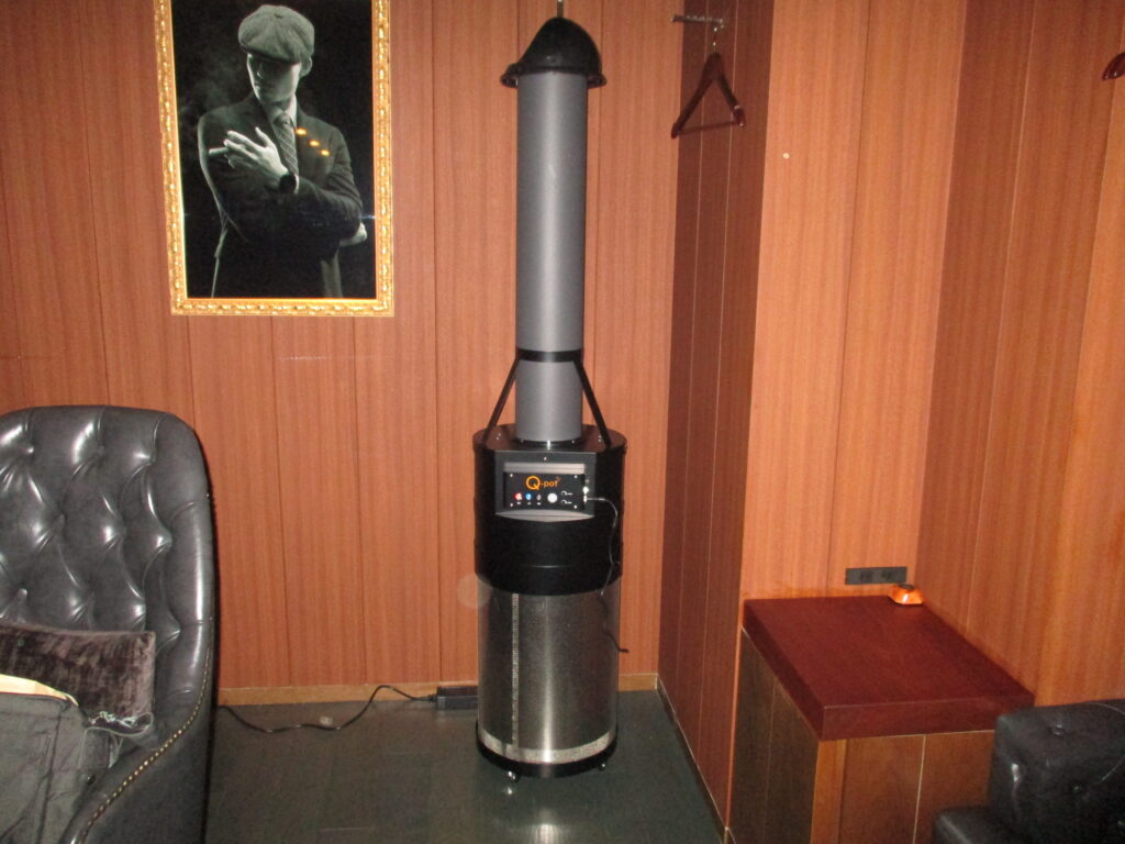 シガーバーへ導入